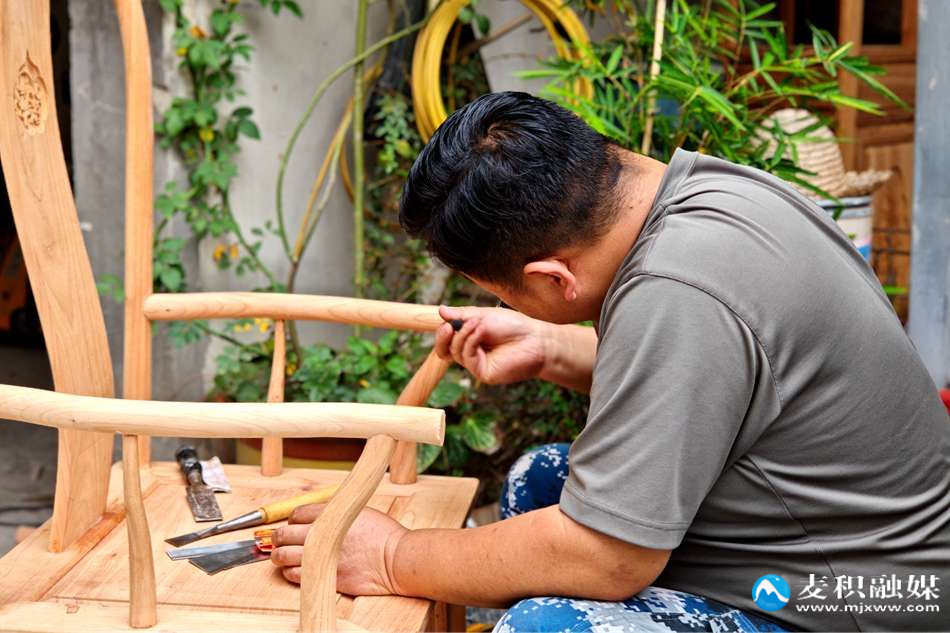 31a81699f61844f4c0d06bbc843f9b1